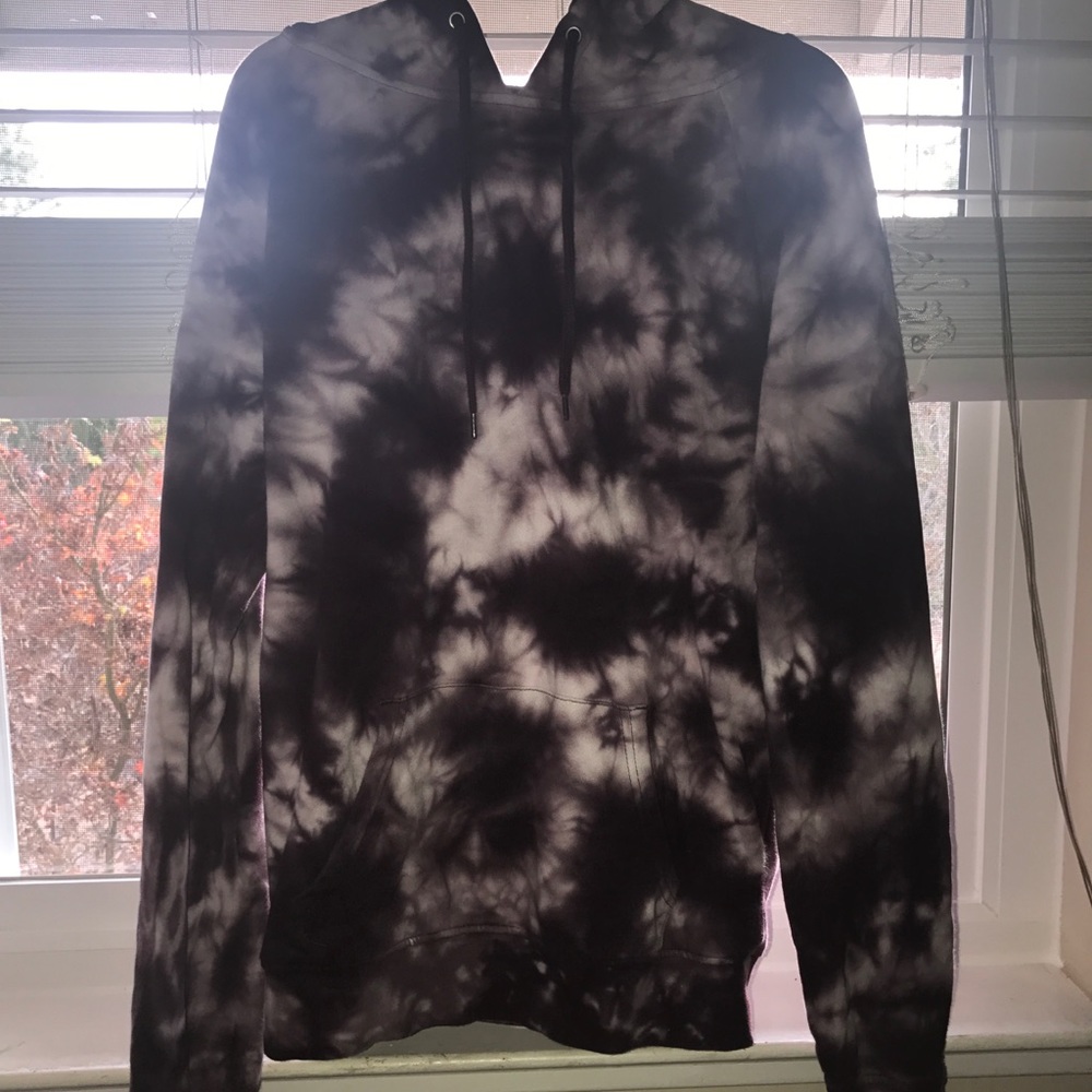 Zumiez sweatshirt